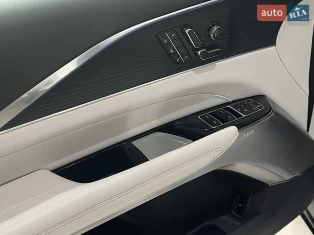 Белый Кадиллак Lyriq, объемом двигателя 0 л и пробегом 6 тыс. км за 47499 $, фото 19 на Automoto.ua