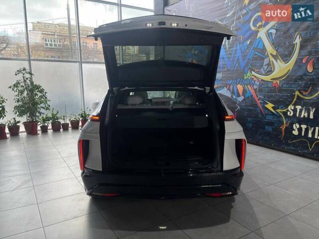 Белый Кадиллак Lyriq, объемом двигателя 0 л и пробегом 6 тыс. км за 47499 $, фото 25 на Automoto.ua