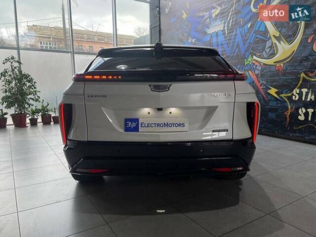 Белый Кадиллак Lyriq, объемом двигателя 0 л и пробегом 6 тыс. км за 47499 $, фото 4 на Automoto.ua