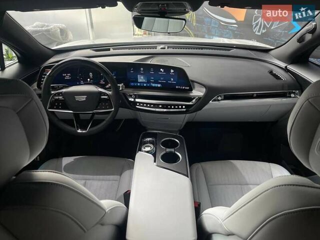 Белый Кадиллак Lyriq, объемом двигателя 0 л и пробегом 6 тыс. км за 47499 $, фото 5 на Automoto.ua