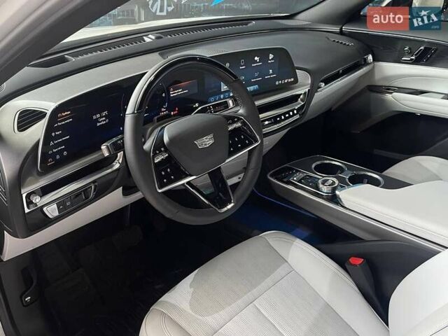 Белый Кадиллак Lyriq, объемом двигателя 0 л и пробегом 6 тыс. км за 47499 $, фото 6 на Automoto.ua