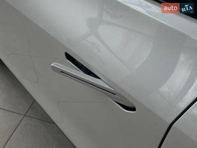 Белый Кадиллак Lyriq, объемом двигателя 0 л и пробегом 6 тыс. км за 47499 $, фото 18 на Automoto.ua