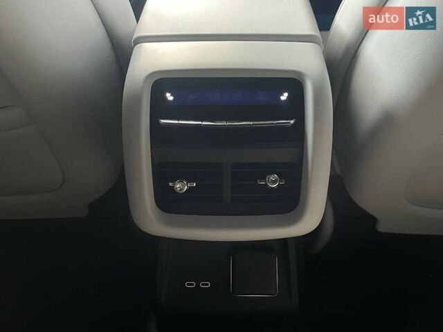 Белый Кадиллак Lyriq, объемом двигателя 0 л и пробегом 6 тыс. км за 47499 $, фото 24 на Automoto.ua