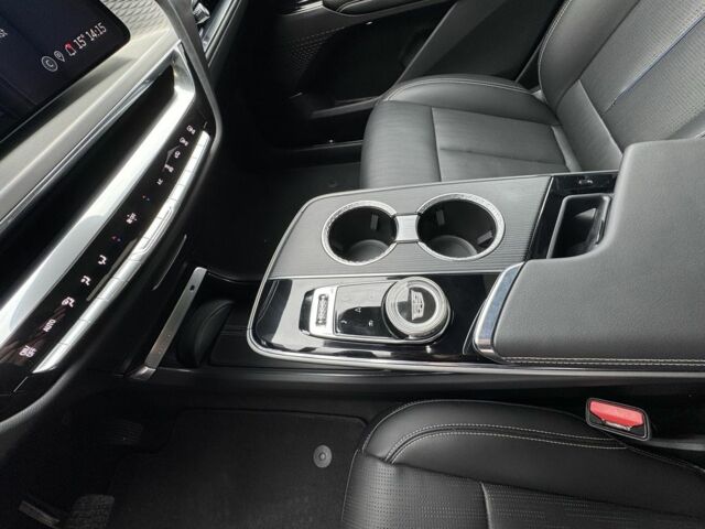 Черный Кадиллак Lyriq, объемом двигателя 0 л и пробегом 15 тыс. км за 1130 $, фото 21 на Automoto.ua