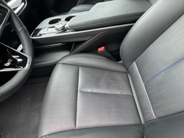 Черный Кадиллак Lyriq, объемом двигателя 0 л и пробегом 15 тыс. км за 1130 $, фото 20 на Automoto.ua