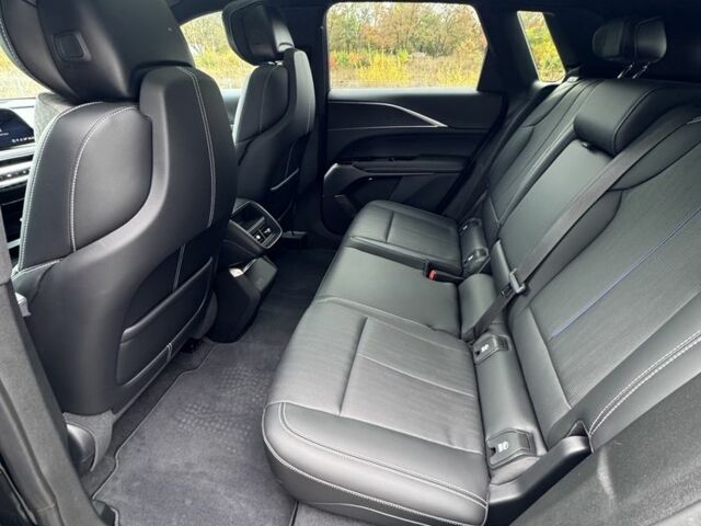 Черный Кадиллак Lyriq, объемом двигателя 0 л и пробегом 15 тыс. км за 1130 $, фото 22 на Automoto.ua