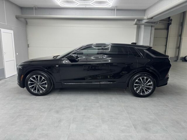 Черный Кадиллак Lyriq, объемом двигателя 0 л и пробегом 15 тыс. км за 1130 $, фото 7 на Automoto.ua