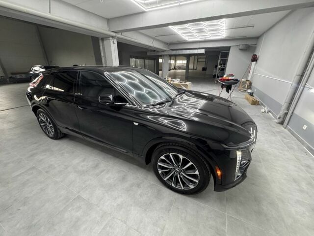 Черный Кадиллак Lyriq, объемом двигателя 0 л и пробегом 15 тыс. км за 1130 $, фото 3 на Automoto.ua