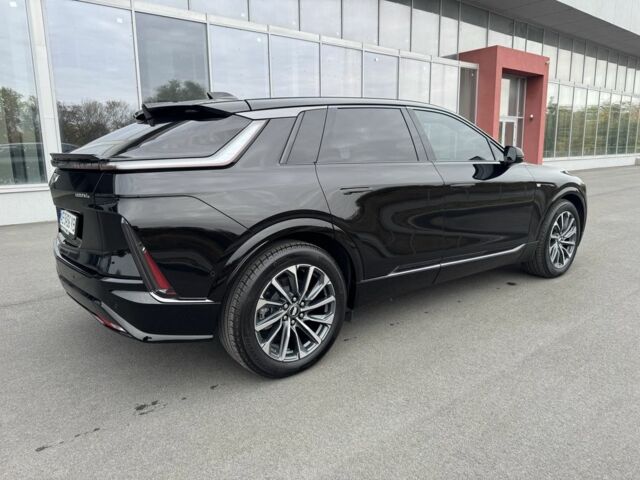 Черный Кадиллак Lyriq, объемом двигателя 0 л и пробегом 15 тыс. км за 1130 $, фото 13 на Automoto.ua