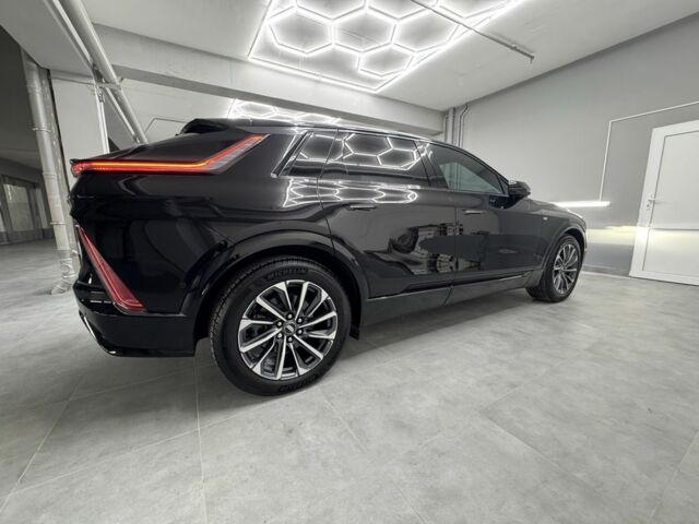 Черный Кадиллак Lyriq, объемом двигателя 0 л и пробегом 15 тыс. км за 1130 $, фото 5 на Automoto.ua