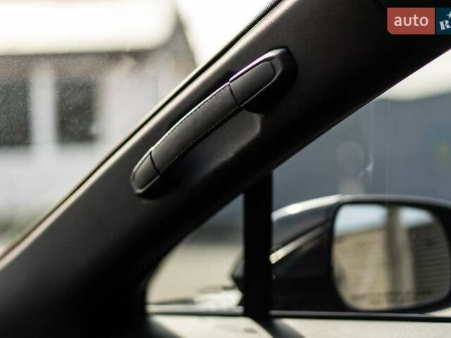 Черный Кадиллак Lyriq, объемом двигателя 0 л и пробегом 40 тыс. км за 39900 $, фото 25 на Automoto.ua