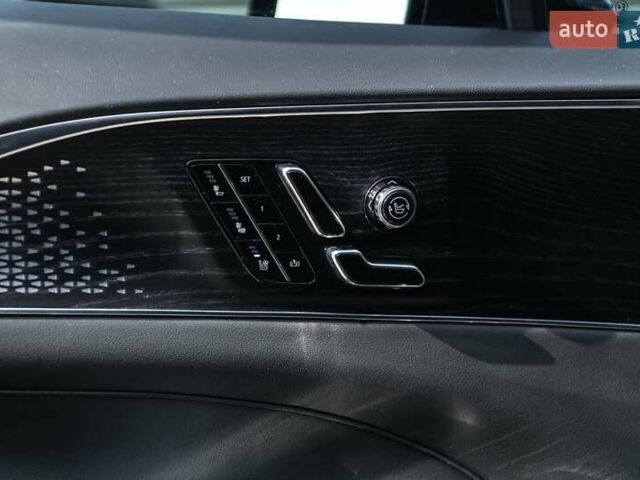 Черный Кадиллак Lyriq, объемом двигателя 0 л и пробегом 40 тыс. км за 39900 $, фото 28 на Automoto.ua