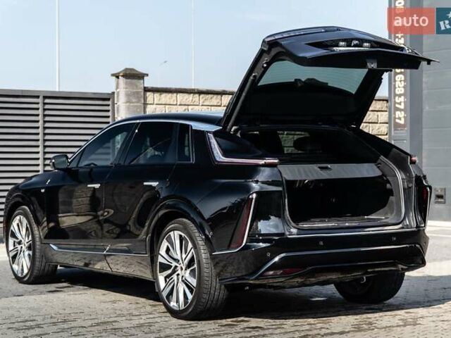 Черный Кадиллак Lyriq, объемом двигателя 0 л и пробегом 40 тыс. км за 39900 $, фото 11 на Automoto.ua
