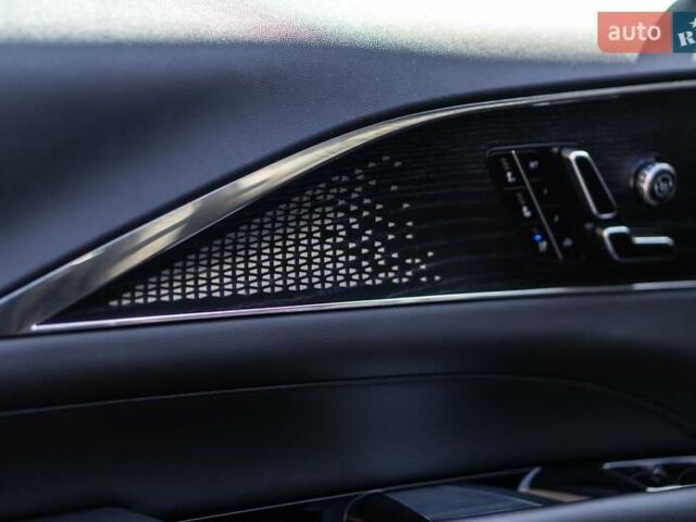 Черный Кадиллак Lyriq, объемом двигателя 0 л и пробегом 40 тыс. км за 39900 $, фото 24 на Automoto.ua
