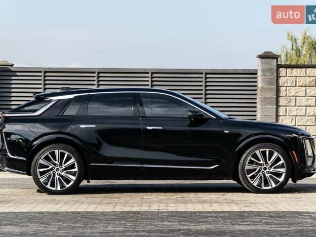 Черный Кадиллак Lyriq, объемом двигателя 0 л и пробегом 40 тыс. км за 39900 $, фото 6 на Automoto.ua