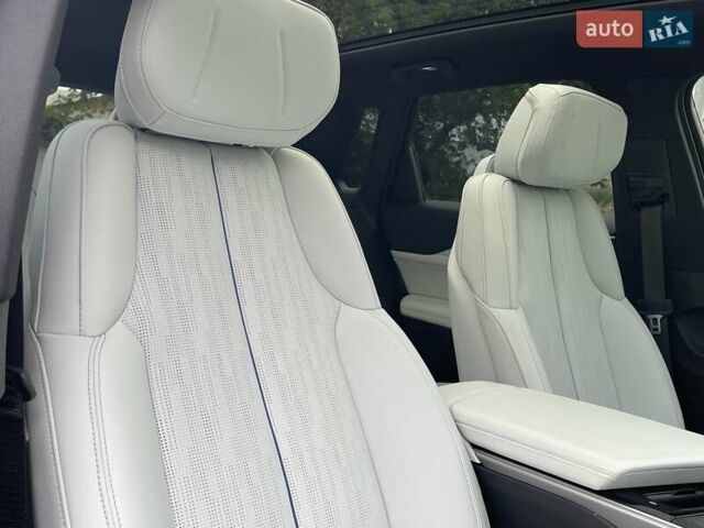 Черный Кадиллак Lyriq, объемом двигателя 0 л и пробегом 19 тыс. км за 46900 $, фото 35 на Automoto.ua