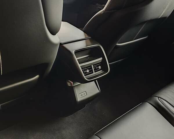 Черный Кадиллак Lyriq, объемом двигателя 0 л и пробегом 12 тыс. км за 41000 $, фото 16 на Automoto.ua