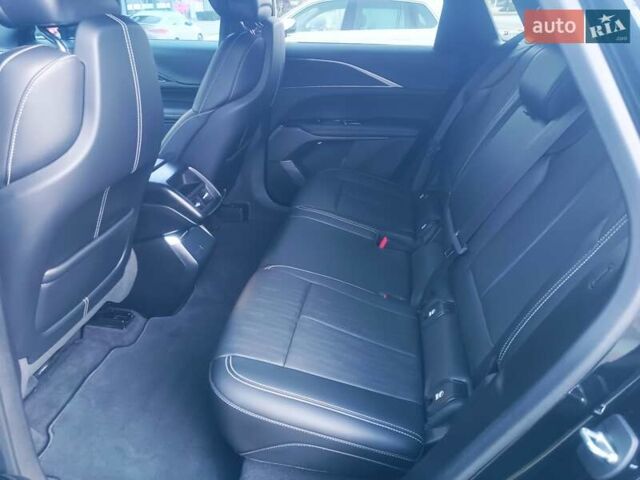 Черный Кадиллак Lyriq, объемом двигателя 0 л и пробегом 17 тыс. км за 42998 $, фото 10 на Automoto.ua