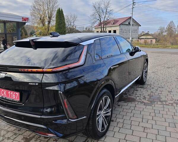 Черный Кадиллак Lyriq, объемом двигателя 0 л и пробегом 12 тыс. км за 41000 $, фото 5 на Automoto.ua