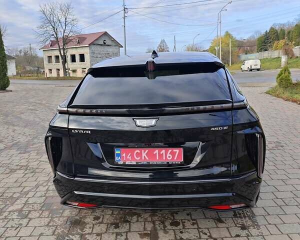 Черный Кадиллак Lyriq, объемом двигателя 0 л и пробегом 12 тыс. км за 41000 $, фото 1 на Automoto.ua