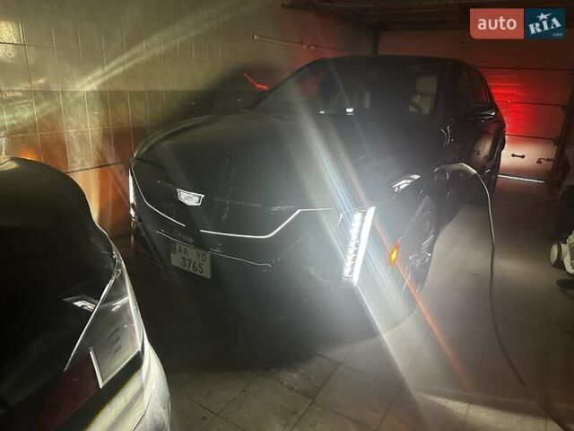 Чорний Каділак Lyriq, об'ємом двигуна 0 л та пробігом 23 тис. км за 49990 $, фото 5 на Automoto.ua