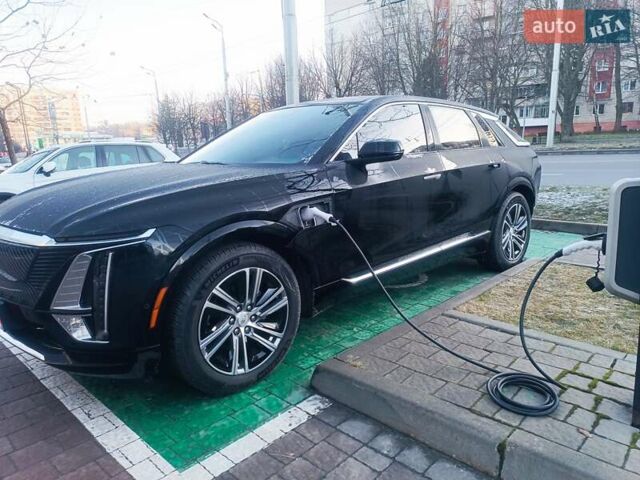 Черный Кадиллак Lyriq, объемом двигателя 0 л и пробегом 17 тыс. км за 42998 $, фото 1 на Automoto.ua
