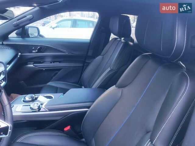 Черный Кадиллак Lyriq, объемом двигателя 0 л и пробегом 17 тыс. км за 42998 $, фото 11 на Automoto.ua