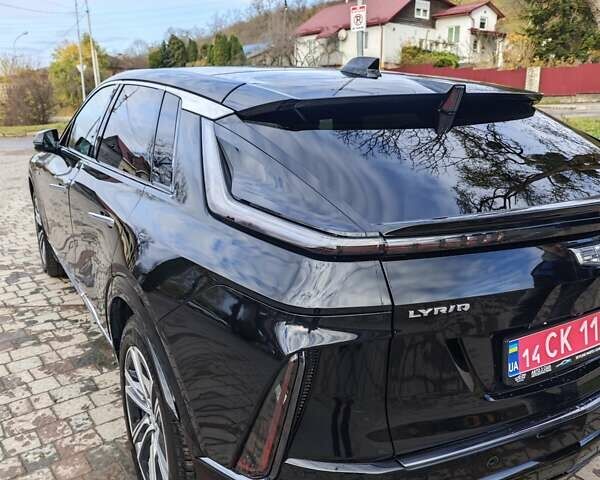 Черный Кадиллак Lyriq, объемом двигателя 0 л и пробегом 12 тыс. км за 41000 $, фото 4 на Automoto.ua