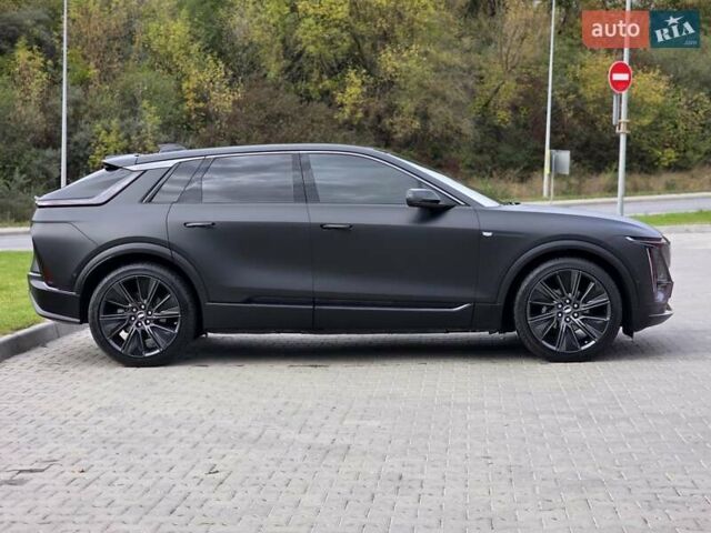 Черный Кадиллак Lyriq, объемом двигателя 0 л и пробегом 6 тыс. км за 59999 $, фото 6 на Automoto.ua