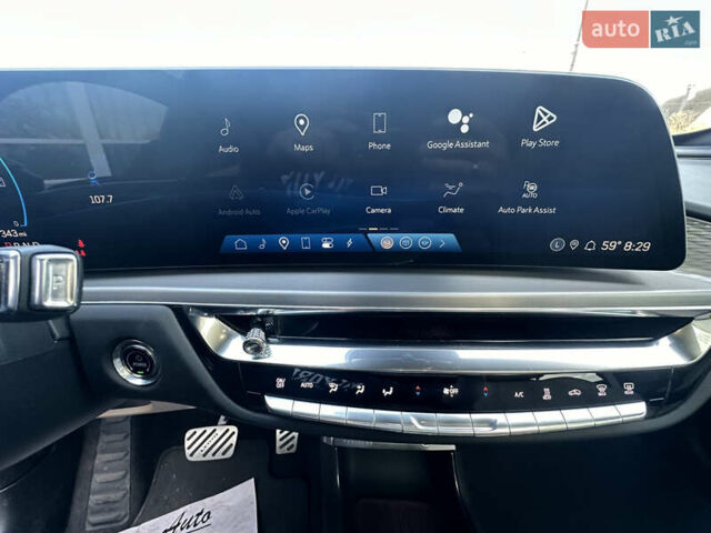 Червоний Каділак Lyriq, об'ємом двигуна 0 л та пробігом 7 тис. км за 49999 $, фото 26 на Automoto.ua