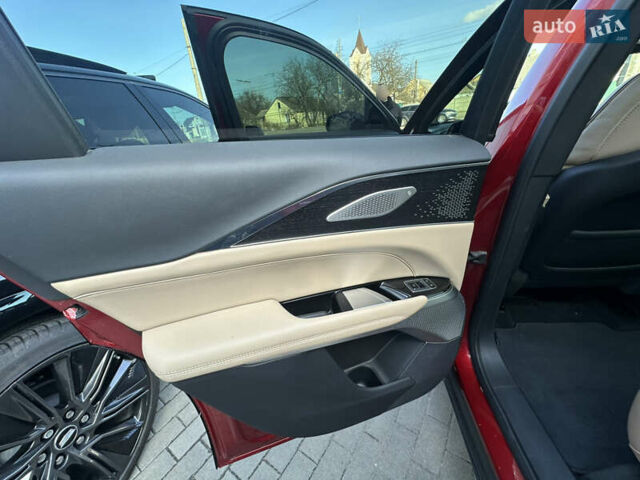 Червоний Каділак Lyriq, об'ємом двигуна 0 л та пробігом 7 тис. км за 49999 $, фото 33 на Automoto.ua