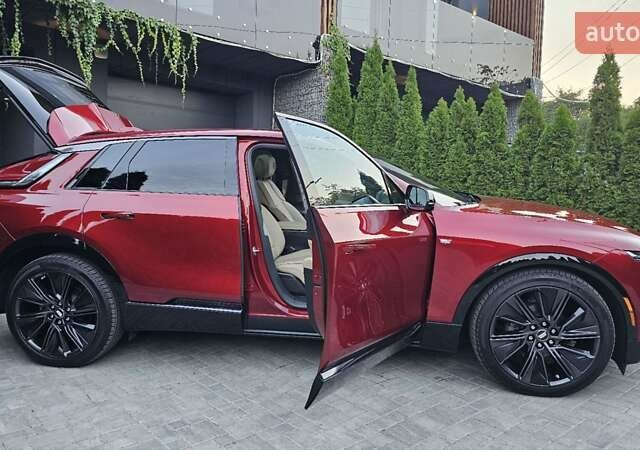 Красный Кадиллак Lyriq, объемом двигателя 0 л и пробегом 3 тыс. км за 53000 $, фото 25 на Automoto.ua