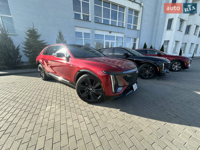 Червоний Каділак Lyriq, об'ємом двигуна 0 л та пробігом 7 тис. км за 49999 $, фото 4 на Automoto.ua