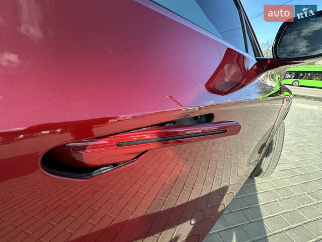 Червоний Каділак Lyriq, об'ємом двигуна 0 л та пробігом 7 тис. км за 49999 $, фото 45 на Automoto.ua