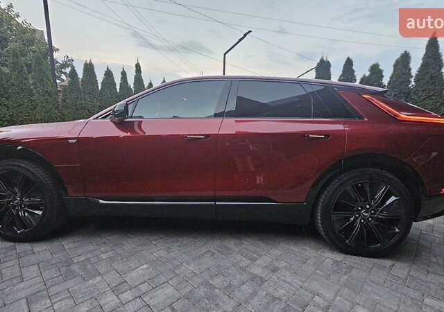 Красный Кадиллак Lyriq, объемом двигателя 0 л и пробегом 3 тыс. км за 53000 $, фото 7 на Automoto.ua