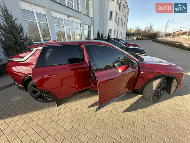Червоний Каділак Lyriq, об'ємом двигуна 0 л та пробігом 7 тис. км за 49999 $, фото 9 на Automoto.ua