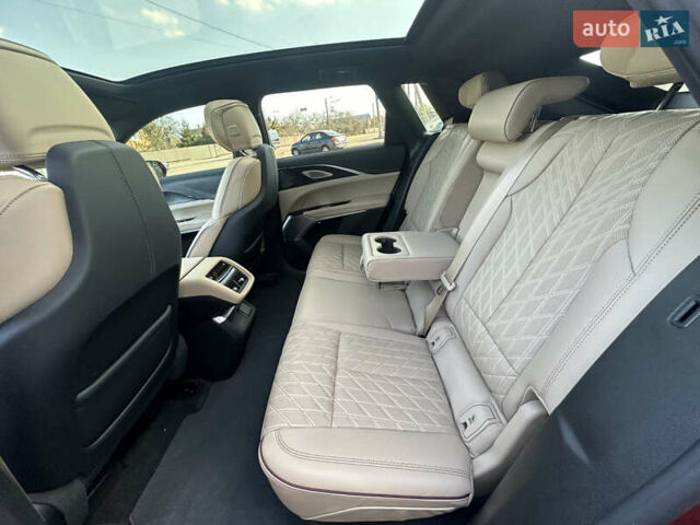 Червоний Каділак Lyriq, об'ємом двигуна 0 л та пробігом 7 тис. км за 49999 $, фото 34 на Automoto.ua