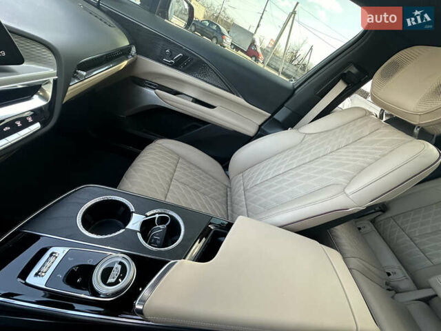 Червоний Каділак Lyriq, об'ємом двигуна 0 л та пробігом 7 тис. км за 49999 $, фото 28 на Automoto.ua