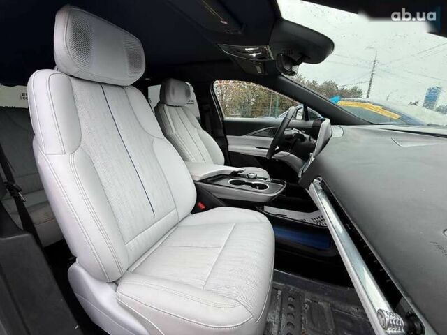 Кадиллак Lyriq 2022 в Луцке на Automoto.ua Кадиллак Lyriq, объемом двигателя 0 л и пробегом 28 тыс. км за 26500 $, фото 21 на Automoto.ua