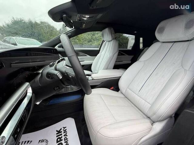 Кадиллак Lyriq 2022 в Луцке на Automoto.ua Кадиллак Lyriq, объемом двигателя 0 л и пробегом 28 тыс. км за 26500 $, фото 12 на Automoto.ua