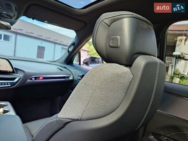 Серый Кадиллак Lyriq, объемом двигателя 0 л и пробегом 13 тыс. км за 41800 $, фото 8 на Automoto.ua