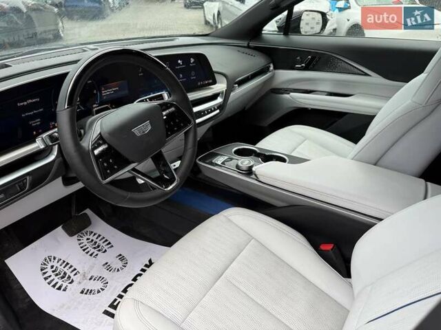 Серый Кадиллак Lyriq, объемом двигателя 0 л и пробегом 28 тыс. км за 26500 $, фото 7 на Automoto.ua