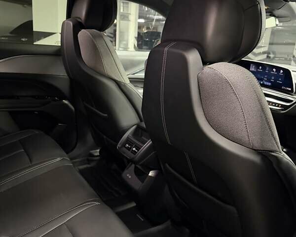 Серый Кадиллак Lyriq, объемом двигателя 0 л и пробегом 88 тыс. км за 33900 $, фото 25 на Automoto.ua