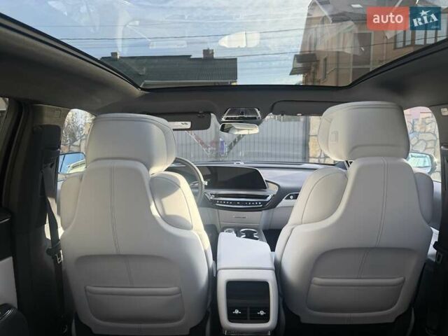 Сірий Каділак Lyriq, об'ємом двигуна 0 л та пробігом 20 тис. км за 39900 $, фото 30 на Automoto.ua