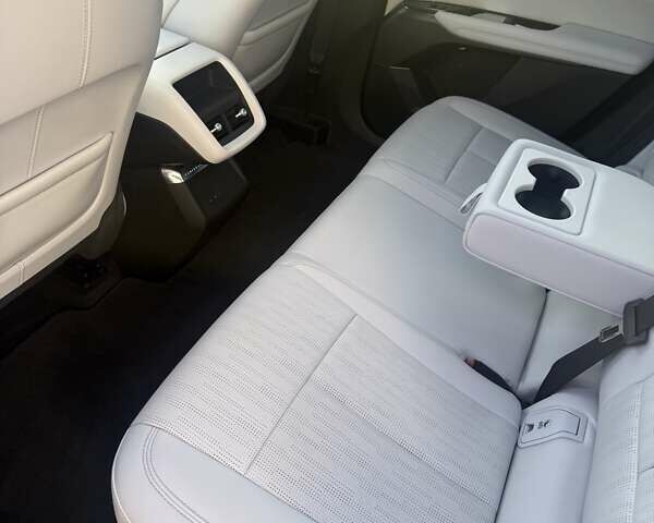 Сірий Каділак Lyriq, об'ємом двигуна 0 л та пробігом 20 тис. км за 39900 $, фото 27 на Automoto.ua