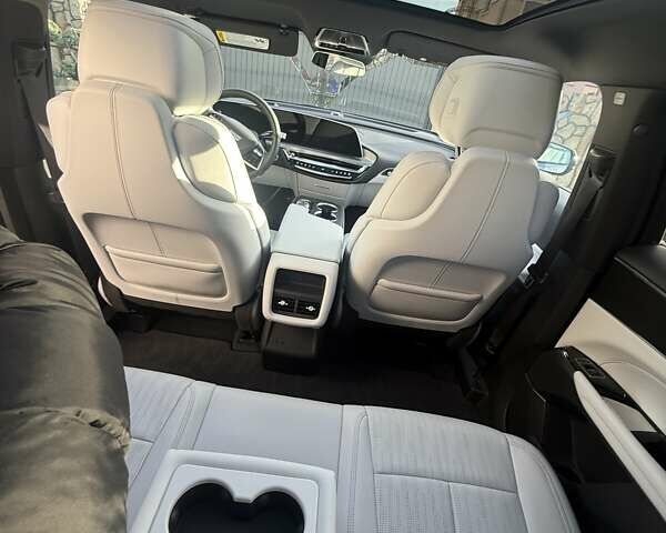 Сірий Каділак Lyriq, об'ємом двигуна 0 л та пробігом 20 тис. км за 39900 $, фото 25 на Automoto.ua