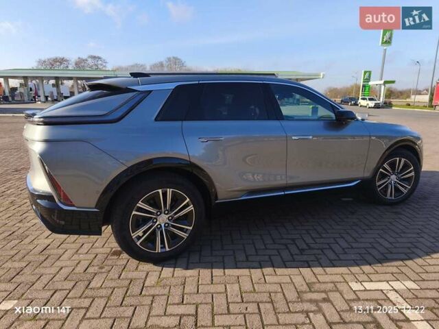 Серый Кадиллак Lyriq, объемом двигателя 0 л и пробегом 2 тыс. км за 39500 $, фото 2 на Automoto.ua