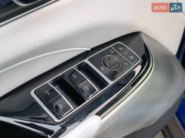 Синий Кадиллак Lyriq, объемом двигателя 0 л и пробегом 25 тыс. км за 45280 $, фото 25 на Automoto.ua