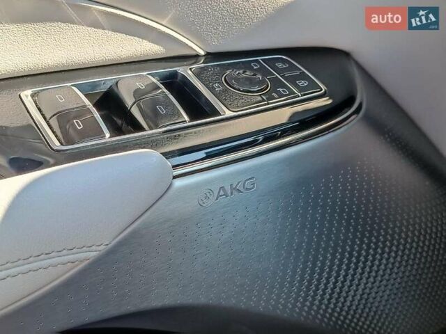 Синий Кадиллак Lyriq, объемом двигателя 0 л и пробегом 25 тыс. км за 46440 $, фото 28 на Automoto.ua