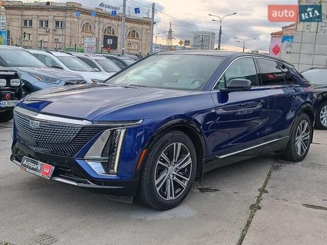 Синий Кадиллак Lyriq, объемом двигателя 0 л и пробегом 25 тыс. км за 45280 $, фото 3 на Automoto.ua
